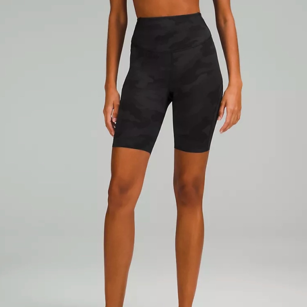 LuluLemon Base Pace High-Rise Shorts 8" (Size 6)